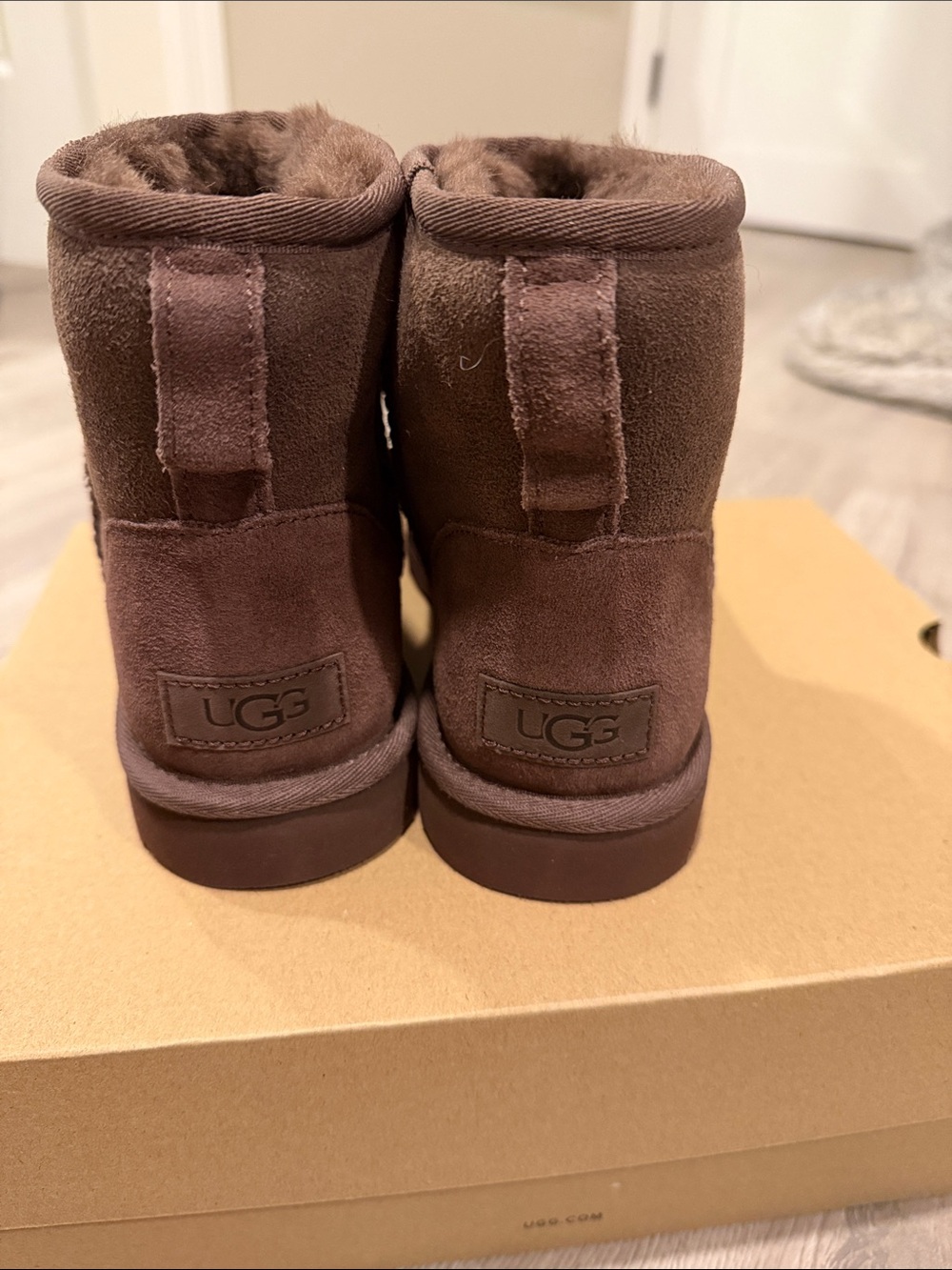 NWT UGG Classic Mini Boots - Chocolate Brown Suede - Picture 4 of 7